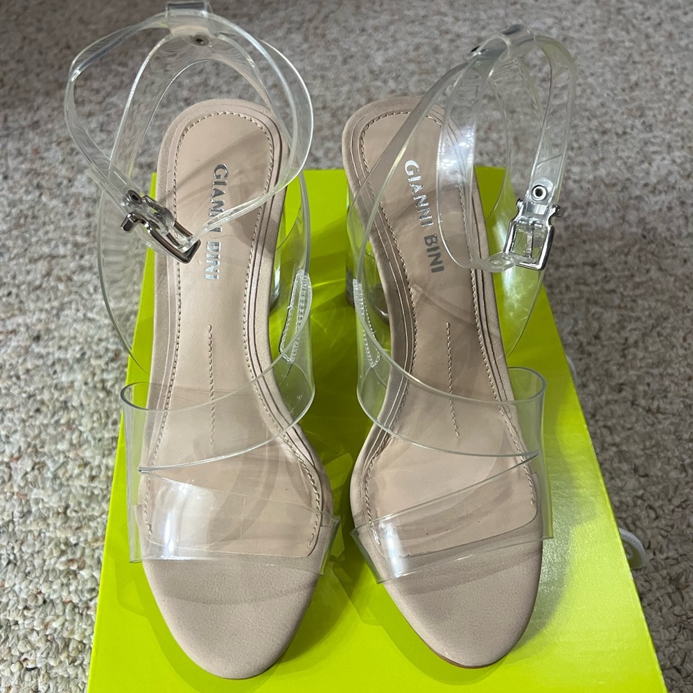 Gianni Bini AHRLEY Clear Vinyl Ankle Strap, Lucite Heels Size US 6.5, NEW